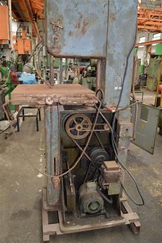 Bandsaw Machine