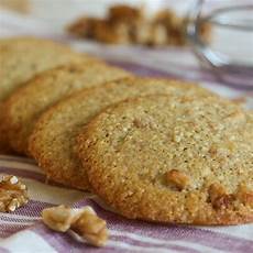 Nut Cookie